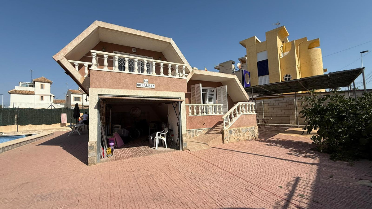 Se vende Villa - Chalet de 3 dormitorios en Costa Blanca, Alicante, España