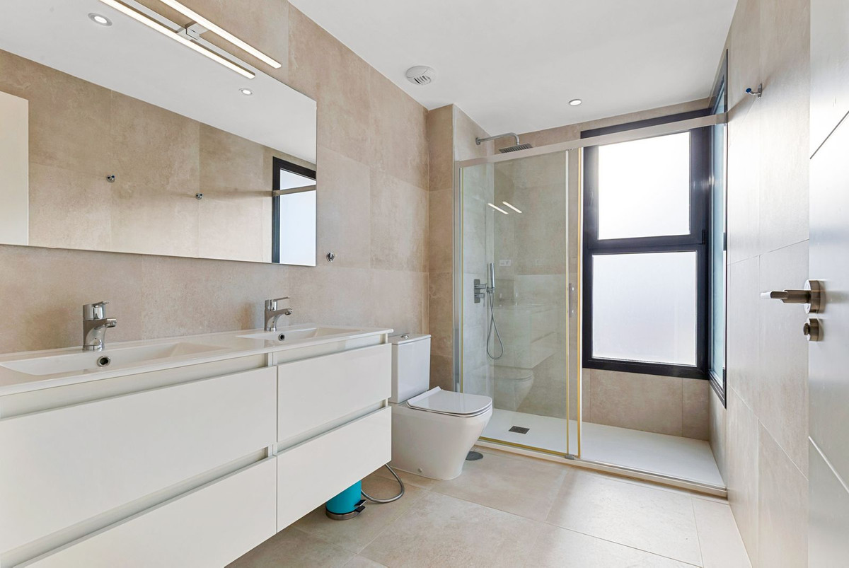 3 Bed Townhouse for sale in Torreblanca Costa Del Sol, Málaga, Spain