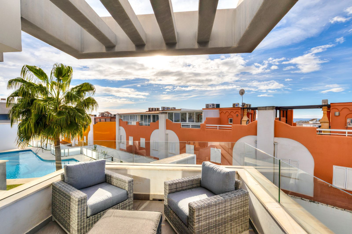 3 Bed Townhouse for sale in Torreblanca Costa Del Sol, Málaga, Spain