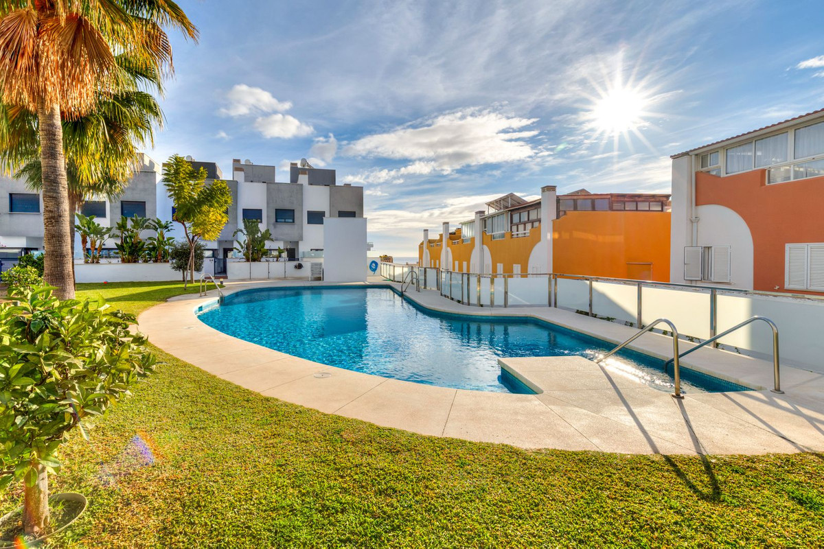 3 Bed Townhouse for sale in Torreblanca Costa Del Sol, Málaga, Spain