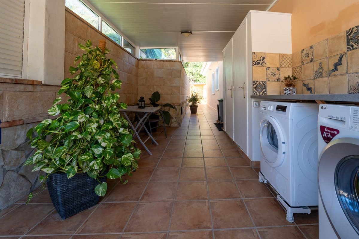 5 Bed Townhouse for sale in Mijas Costa Costa Del Sol, Málaga, Spain