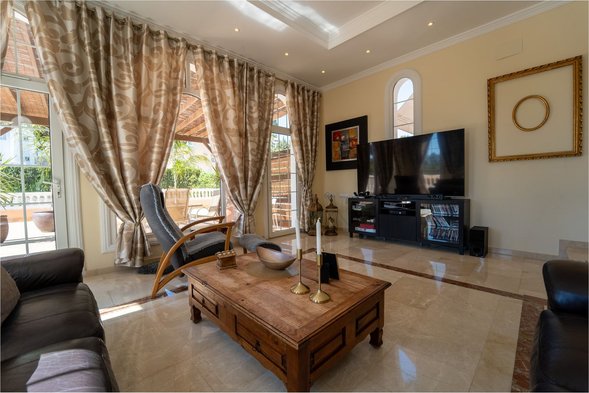 5 Bed Townhouse for sale in Mijas Costa Costa Del Sol, Málaga, Spain
