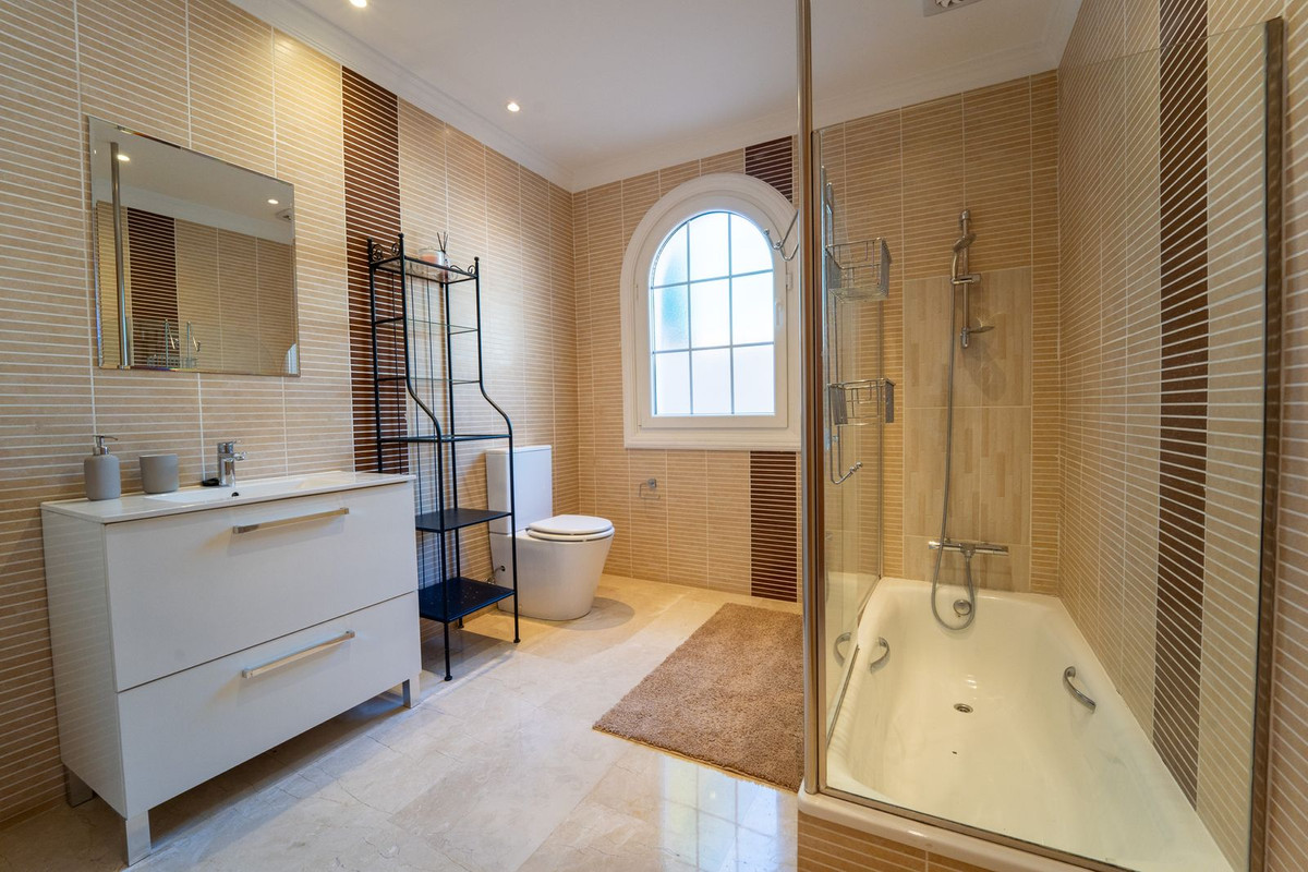 5 Bed Townhouse for sale in Mijas Costa Costa Del Sol, Málaga, Spain
