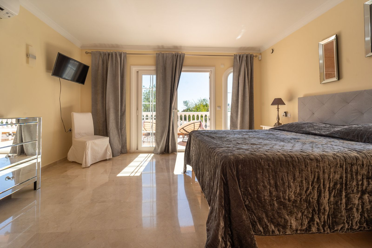 5 Bed Townhouse for sale in Mijas Costa Costa Del Sol, Málaga, Spain