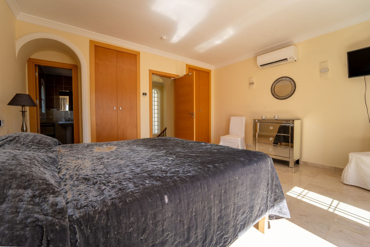5 Bed Townhouse for sale in Mijas Costa Costa Del Sol, Málaga, Spain
