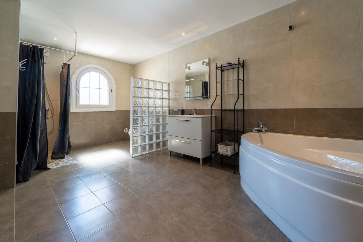 5 Bed Townhouse for sale in Mijas Costa Costa Del Sol, Málaga, Spain