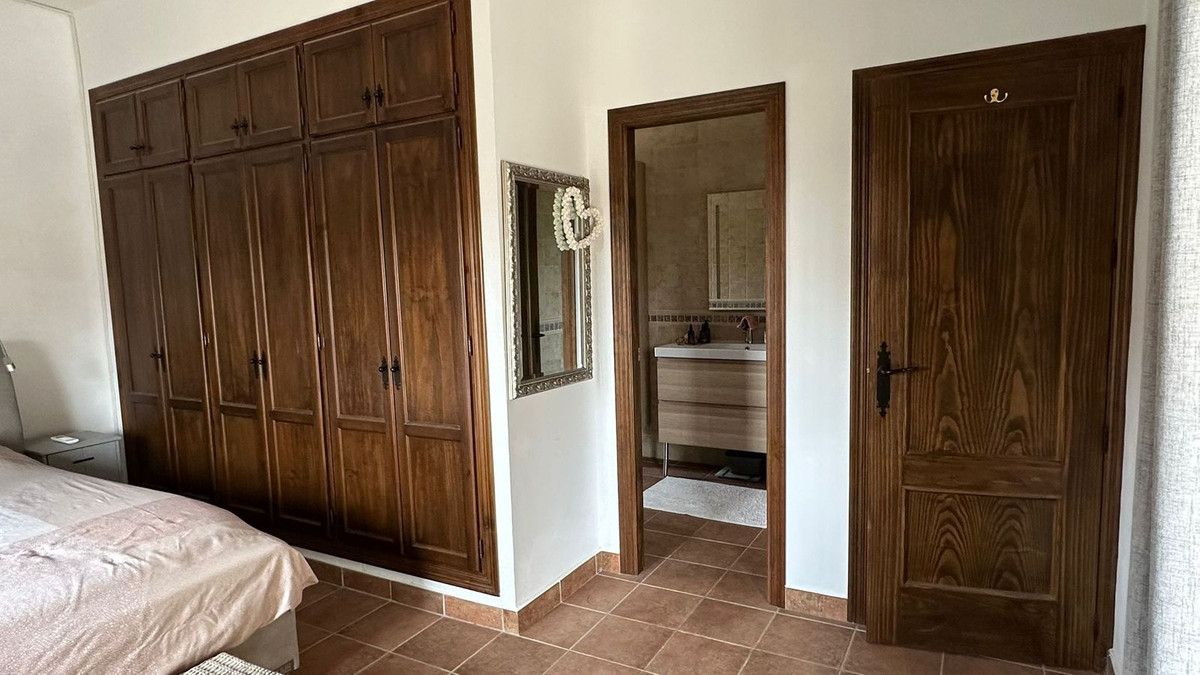 3 Bed Townhouse for sale in Alora Costa Del Sol, Málaga, Spain