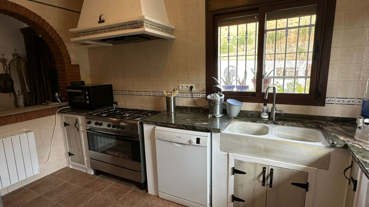 3 Bed Townhouse for sale in Alora Costa Del Sol, Málaga, Spain