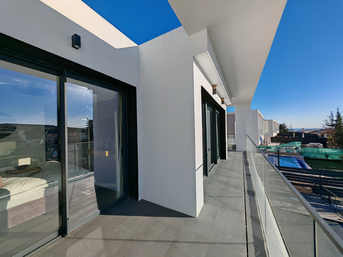 4 Bed Townhouse for sale in Valle Romano Costa Del Sol, Málaga, Spain