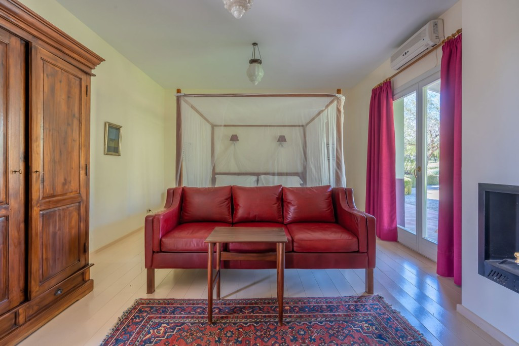 8 Bed Townhouse for sale in Ronda Costa Del Sol, Málaga, Spain