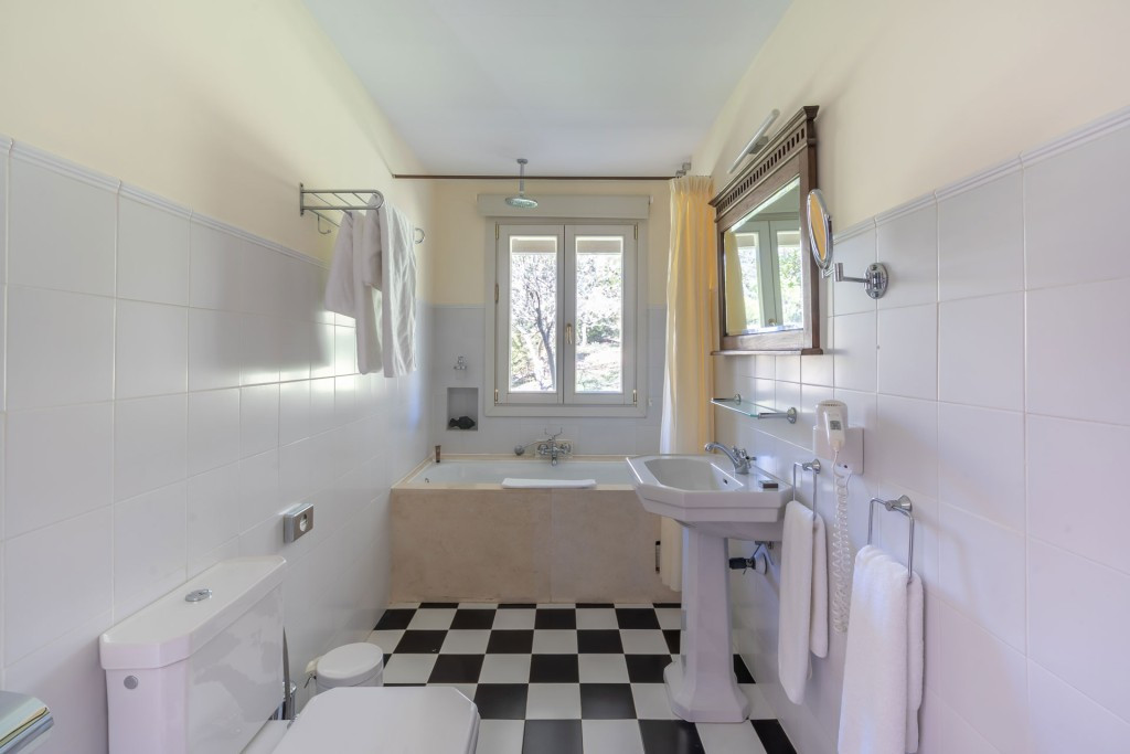 8 Bed Townhouse for sale in Ronda Costa Del Sol, Málaga, Spain