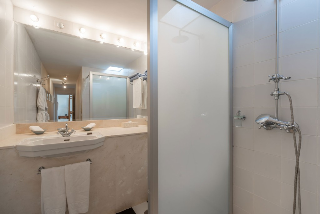 8 Bed Townhouse for sale in Ronda Costa Del Sol, Málaga, Spain