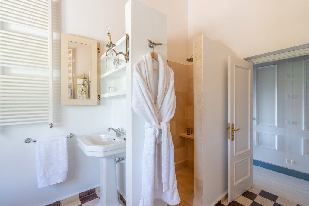 8 Bed Townhouse for sale in Ronda Costa Del Sol, Málaga, Spain