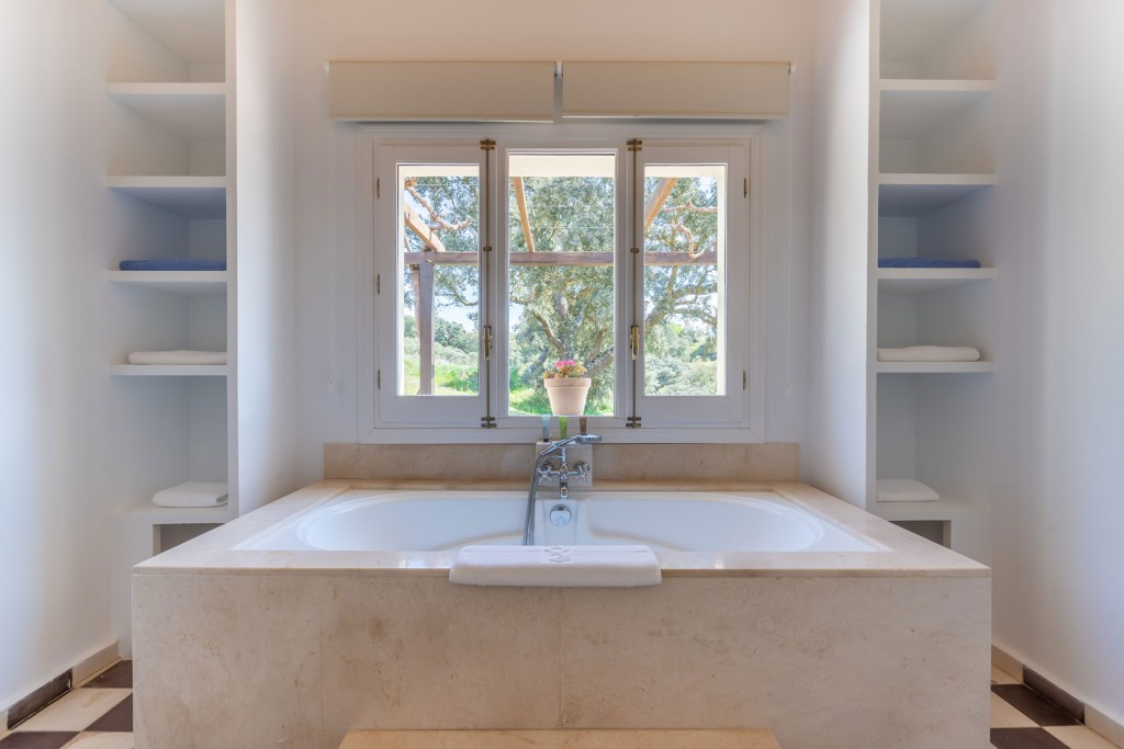 8 Bed Townhouse for sale in Ronda Costa Del Sol, Málaga, Spain