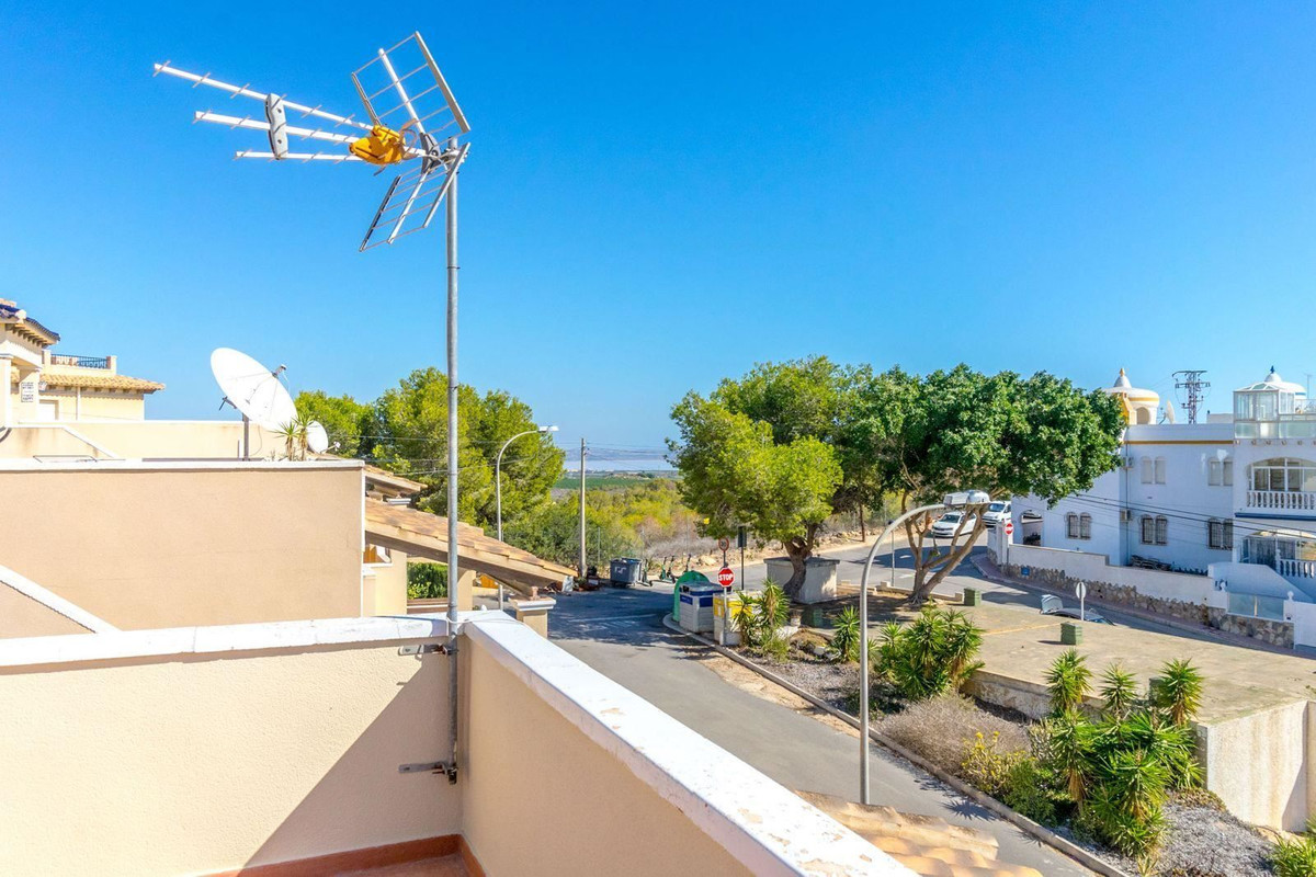 Se vende Villa - Chalet de 3 dormitorios en Costa Blanca, Alicante, España