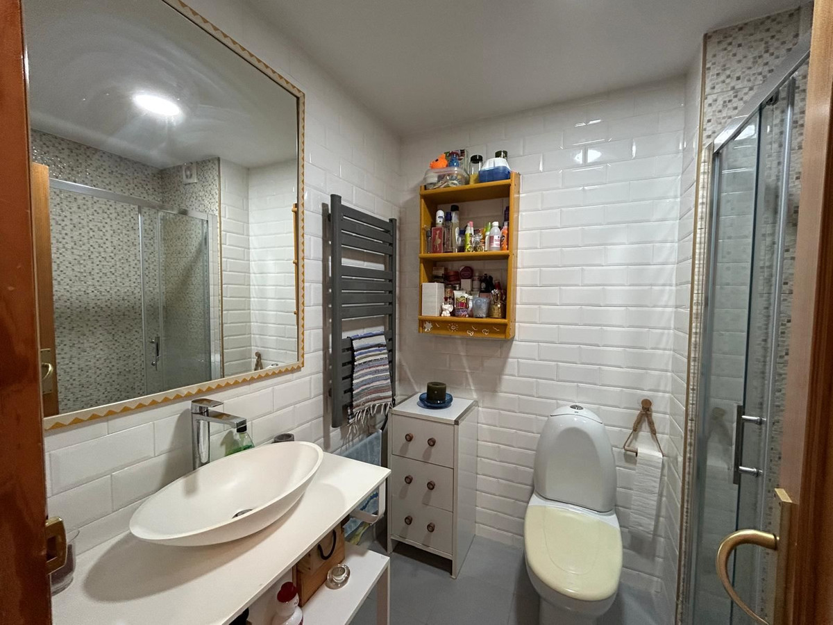 Se vende Apartamento Planta Media de 3 dormitorios en Costa Blanca, Alicante, España