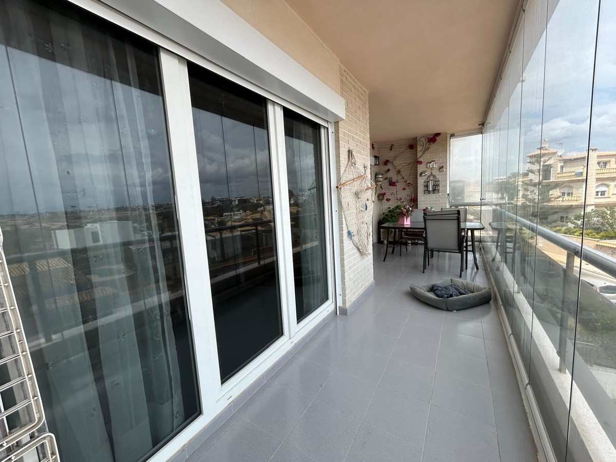 Se vende Apartamento Planta Media de 3 dormitorios en Costa Blanca, Alicante, España