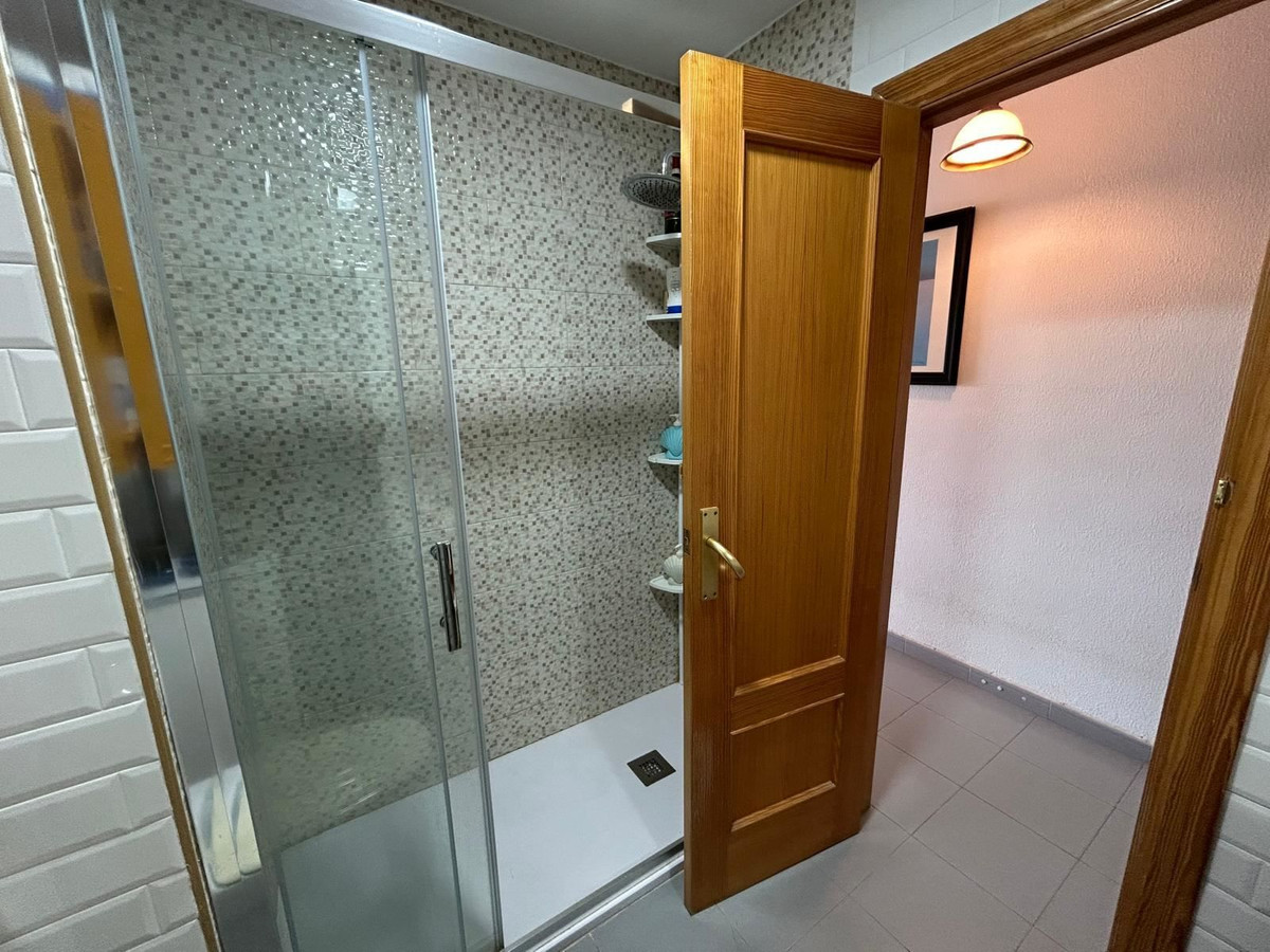 Se vende Apartamento Planta Media de 3 dormitorios en Costa Blanca, Alicante, España