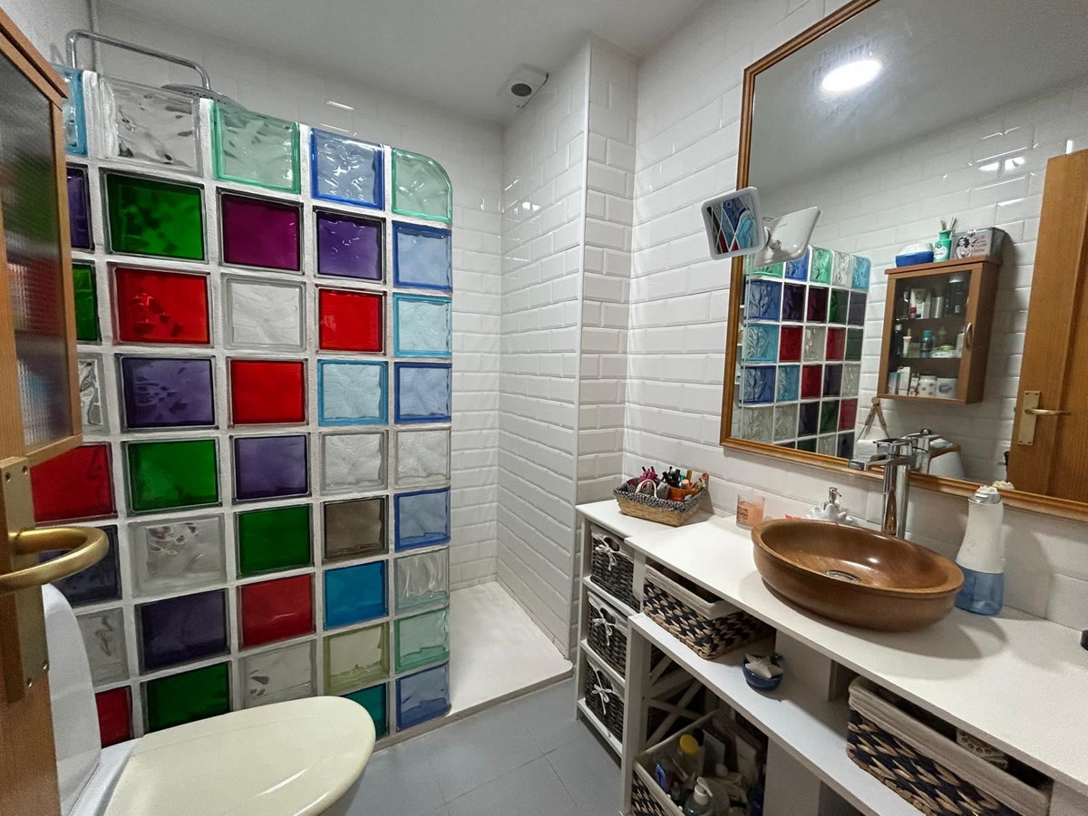 Se vende Apartamento Planta Media de 3 dormitorios en Costa Blanca, Alicante, España