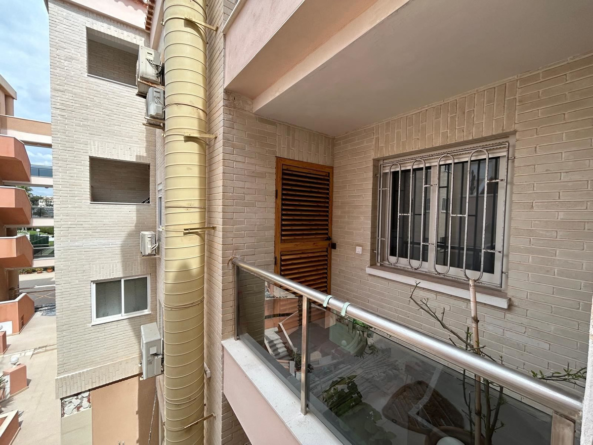 Se vende Apartamento Planta Media de 3 dormitorios en Costa Blanca, Alicante, España