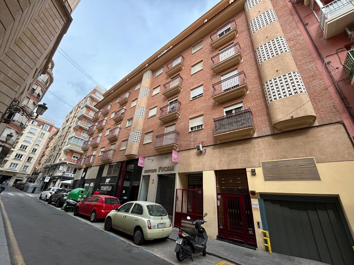 Se vende Apartamento Planta Baja de 4 dormitorios en Costa Blanca, Alicante, España