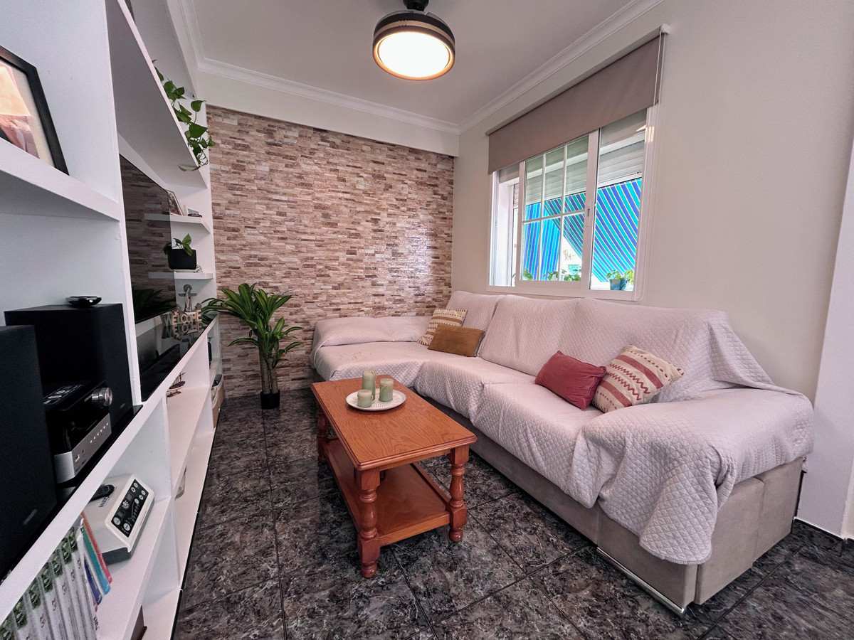 3 Bed Apartment for sale in Estepona Costa Del Sol, Málaga, Spain
