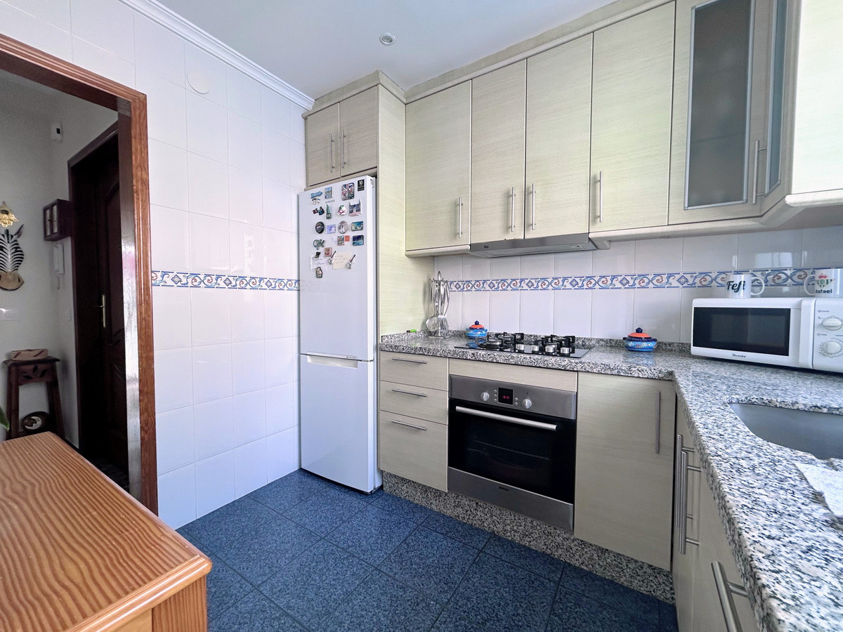 3 Bed Apartment for sale in Estepona Costa Del Sol, Málaga, Spain
