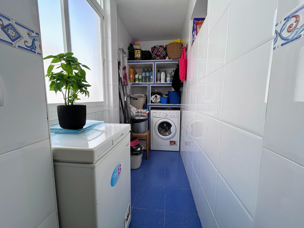 3 Bed Apartment for sale in Estepona Costa Del Sol, Málaga, Spain