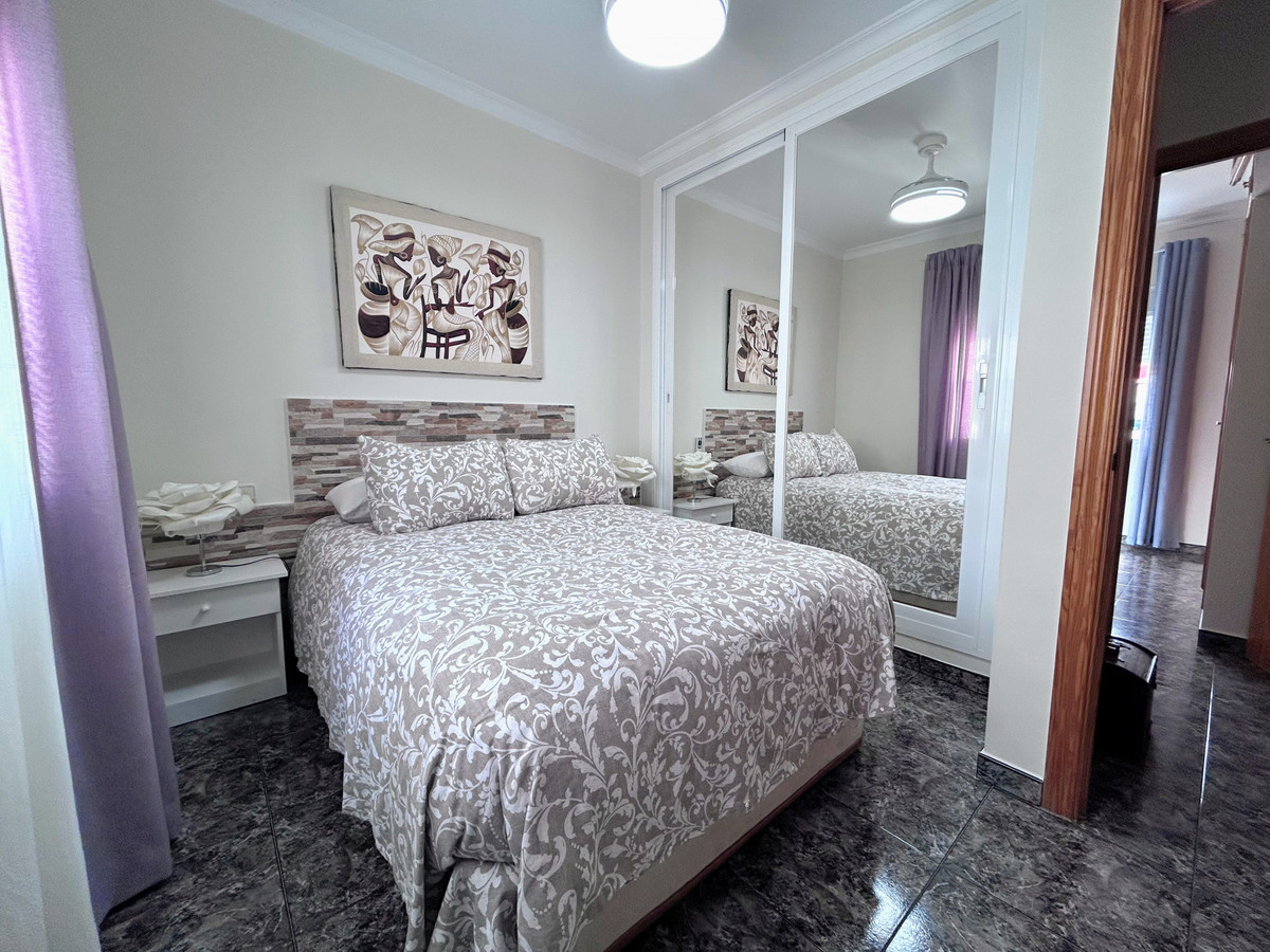 3 Bed Apartment for sale in Estepona Costa Del Sol, Málaga, Spain