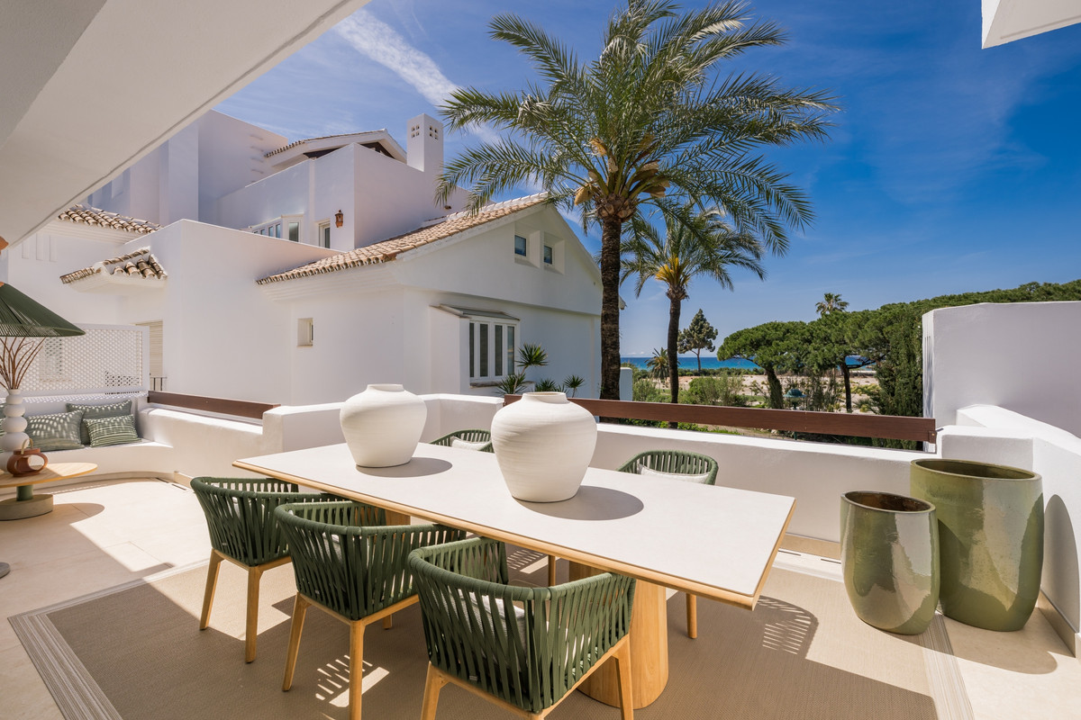 3 Bed Apartment for sale in Marbella Costa Del Sol, Málaga, Spain