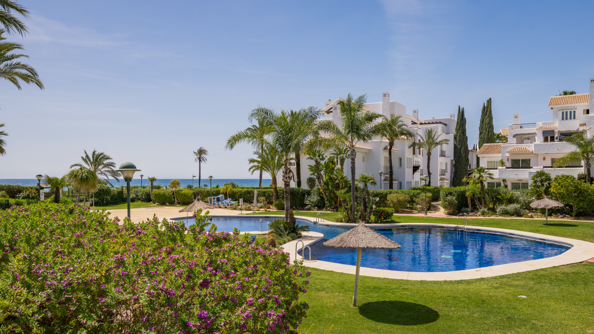 3 Bed Apartment for sale in Marbella Costa Del Sol, Málaga, Spain