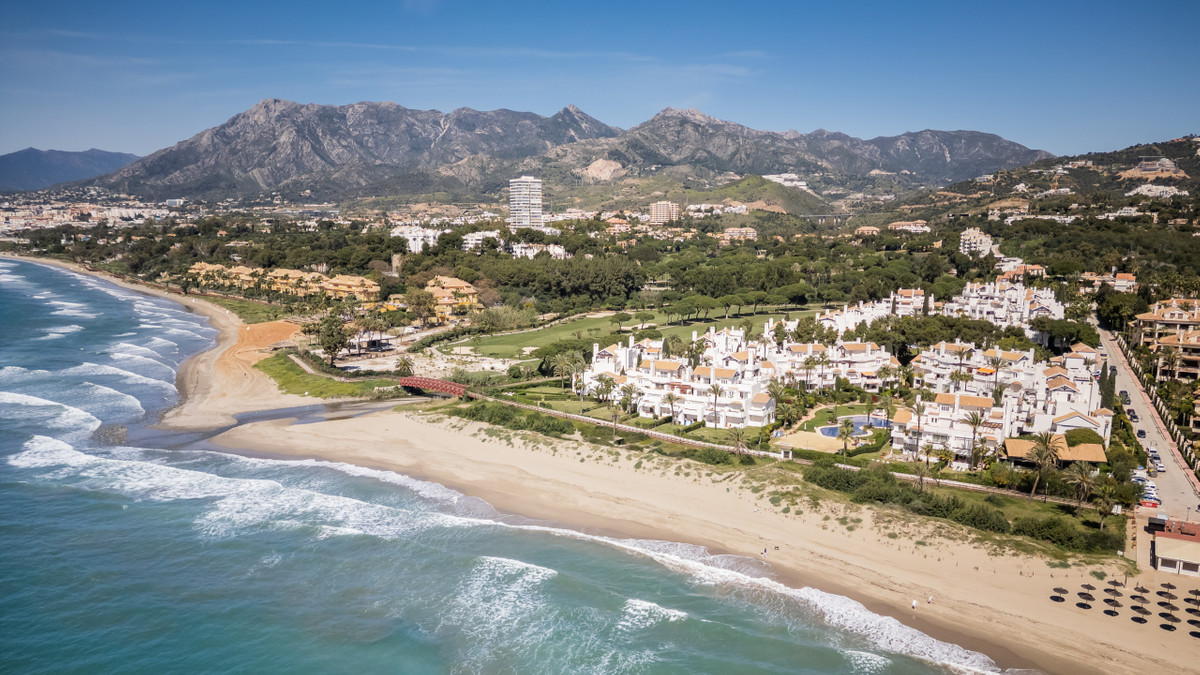3 Bed Apartment for sale in Marbella Costa Del Sol, Málaga, Spain