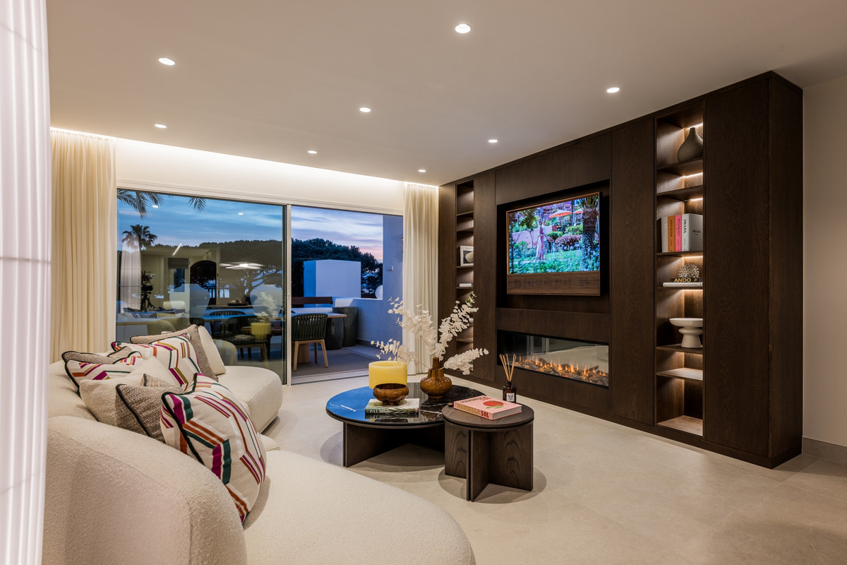 3 Bed Apartment for sale in Marbella Costa Del Sol, Málaga, Spain