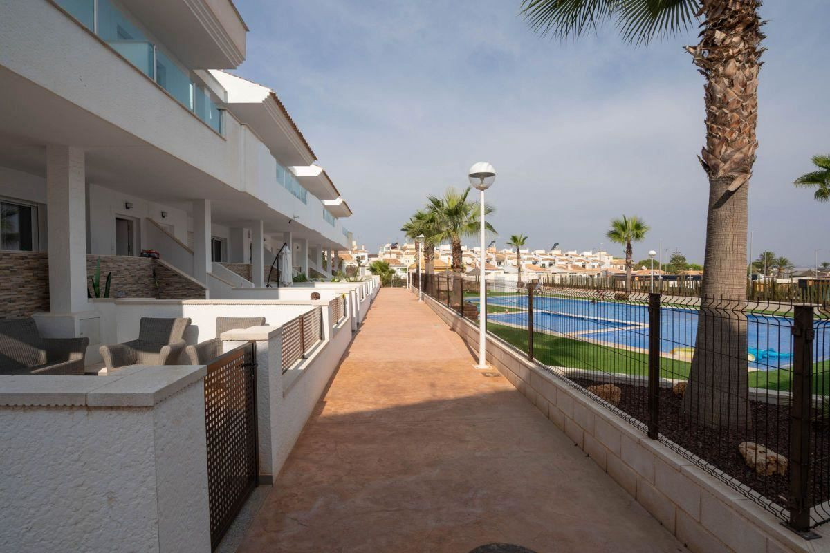 Se vende Apartamento Planta Media de 3 dormitorios en Costa Blanca, Alicante, España