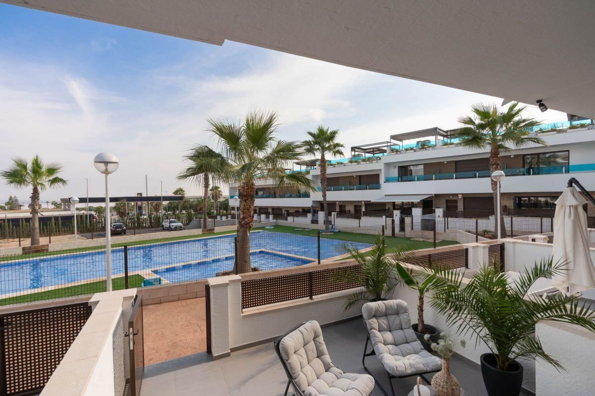 Se vende Apartamento Planta Media de 3 dormitorios en Costa Blanca, Alicante, España