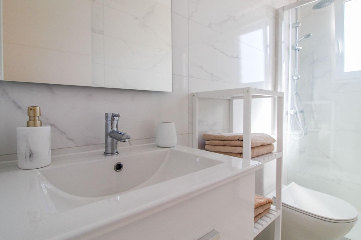 Se vende Apartamento Planta Media de 2 dormitorios en Costa Blanca, Alicante, España