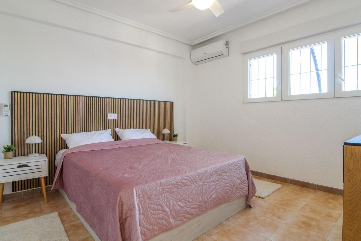 Se vende Apartamento Planta Media de 2 dormitorios en Costa Blanca, Alicante, España