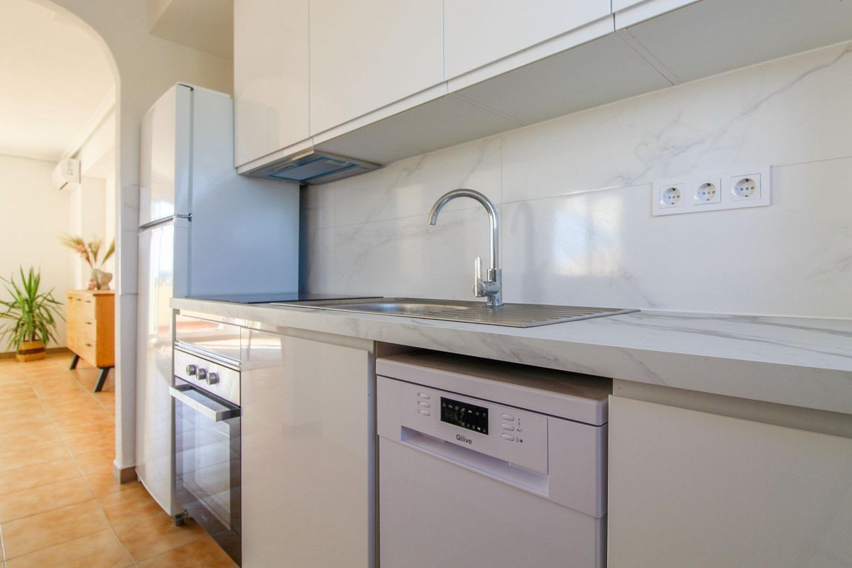 Se vende Apartamento Planta Media de 2 dormitorios en Costa Blanca, Alicante, España