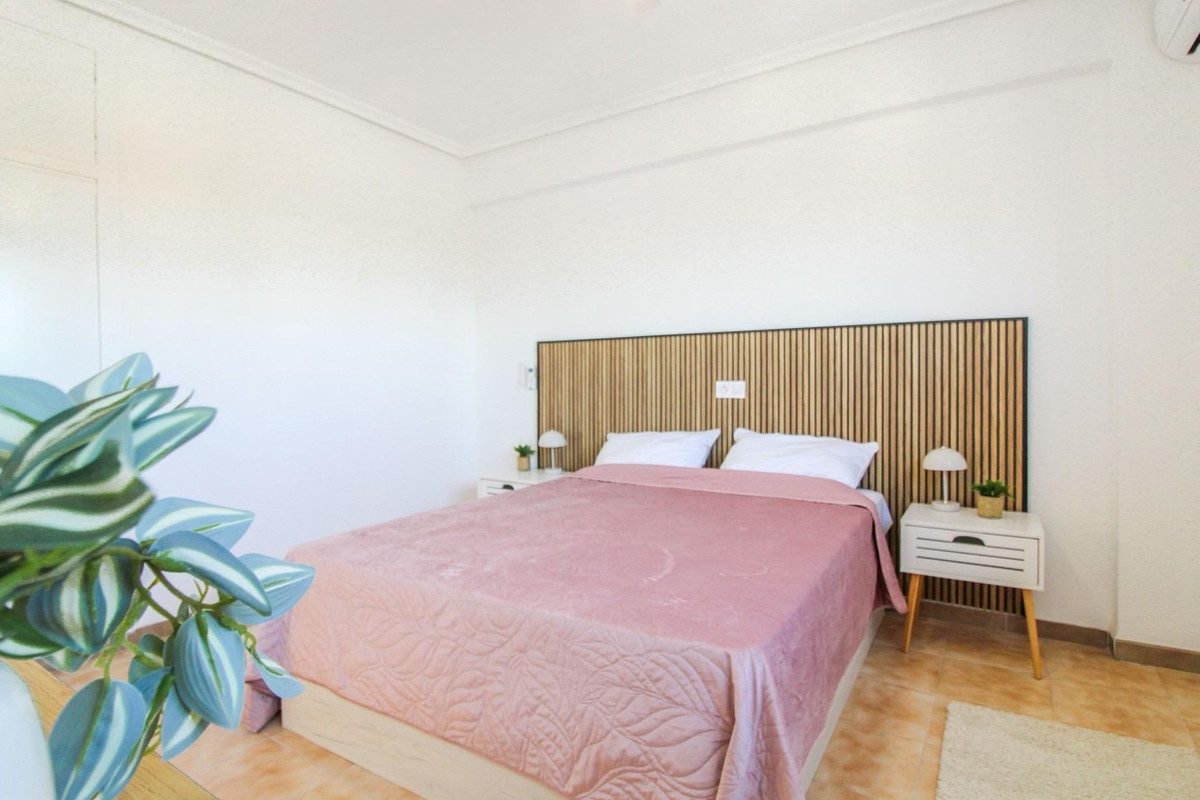 Se vende Apartamento Planta Media de 2 dormitorios en Costa Blanca, Alicante, España