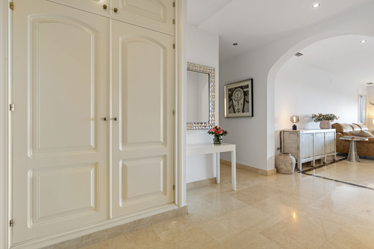 3 Bed Apartment for sale in Los Arqueros Costa Del Sol, Málaga, Spain