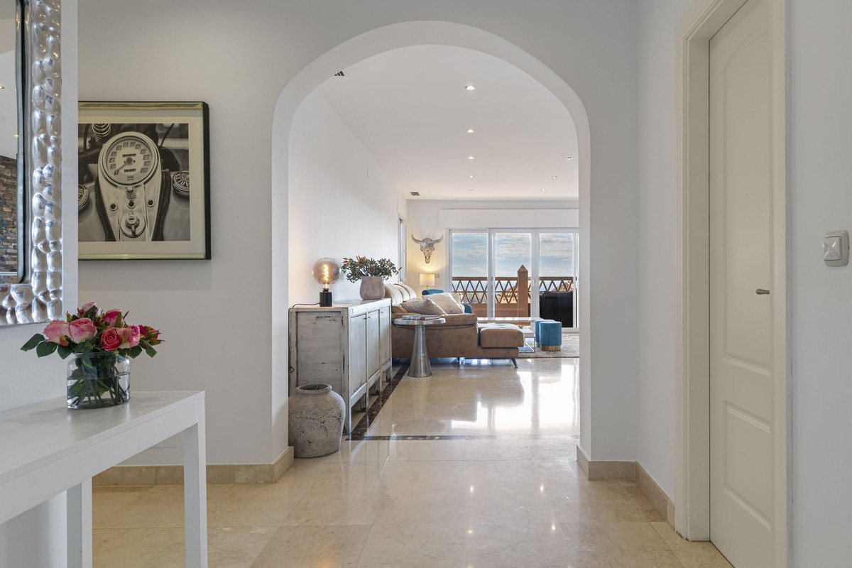 3 Bed Apartment for sale in Los Arqueros Costa Del Sol, Málaga, Spain