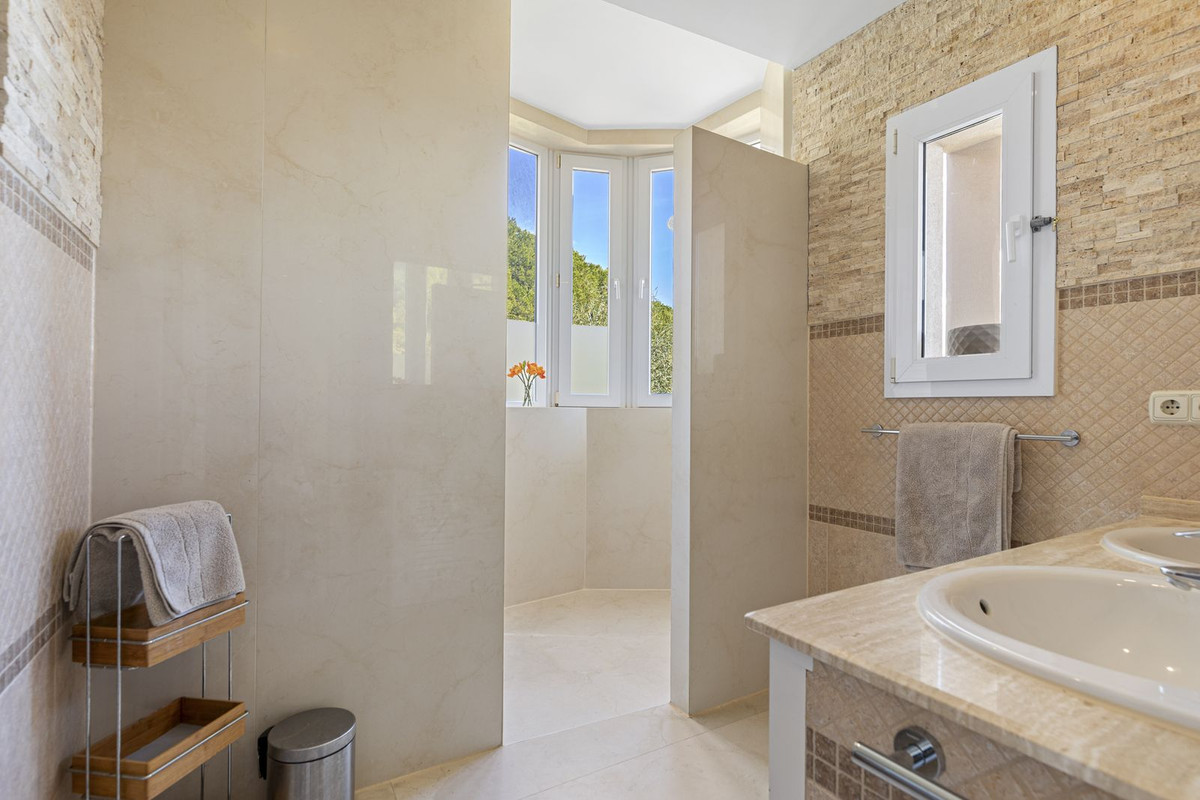 3 Bed Apartment for sale in Los Arqueros Costa Del Sol, Málaga, Spain