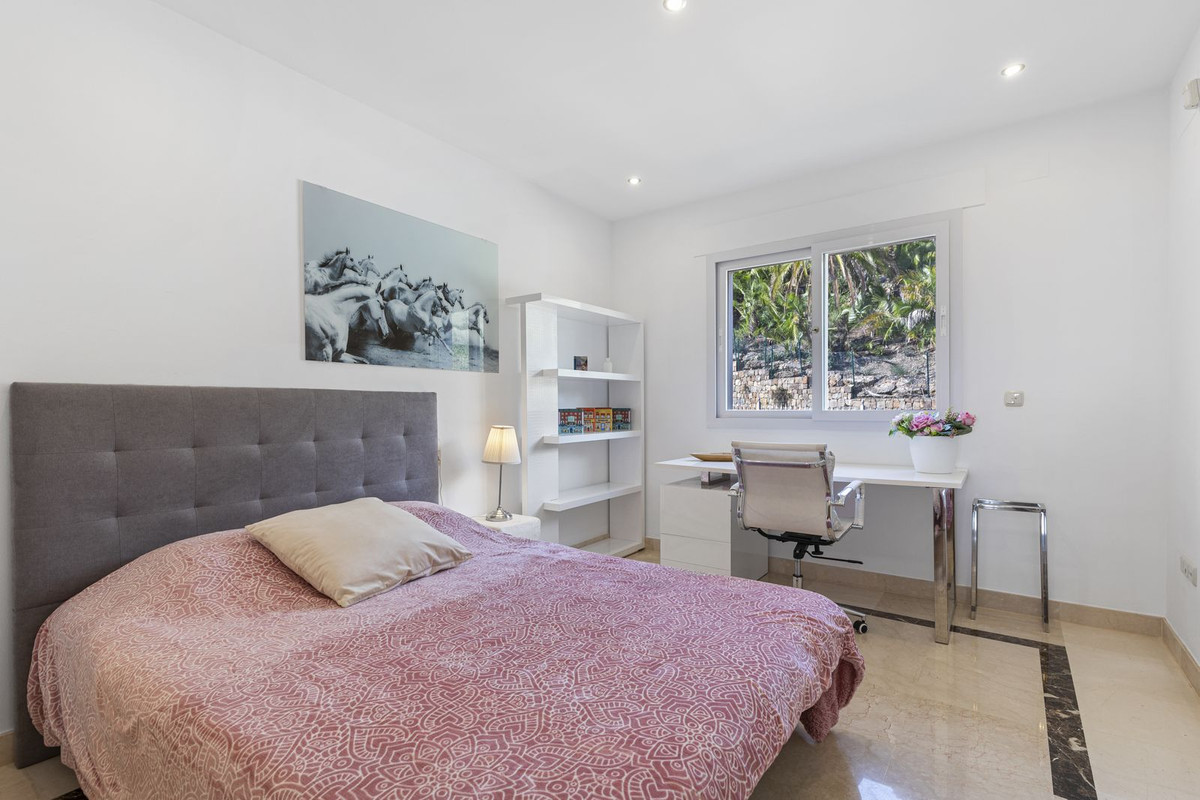 3 Bed Apartment for sale in Los Arqueros Costa Del Sol, Málaga, Spain