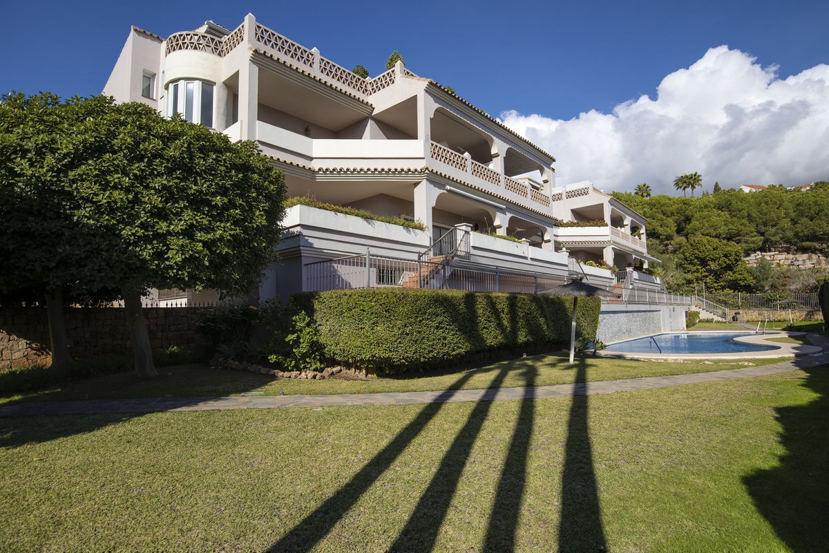 3 Bed Apartment for sale in Los Arqueros Costa Del Sol, Málaga, Spain