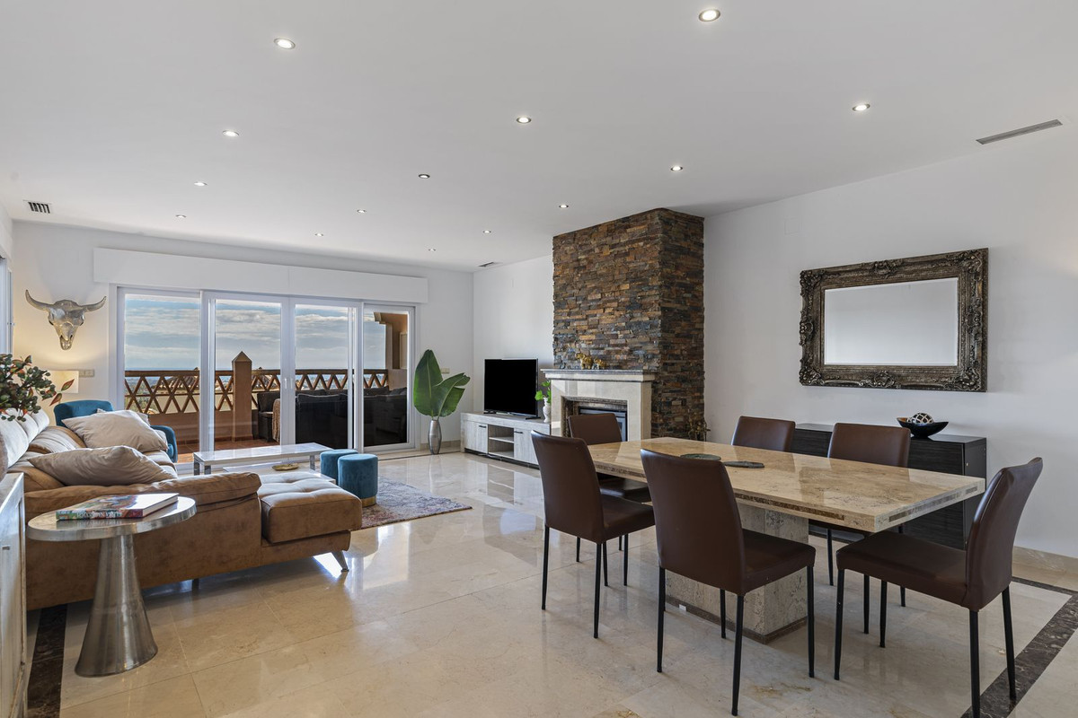 3 Bed Apartment for sale in Los Arqueros Costa Del Sol, Málaga, Spain