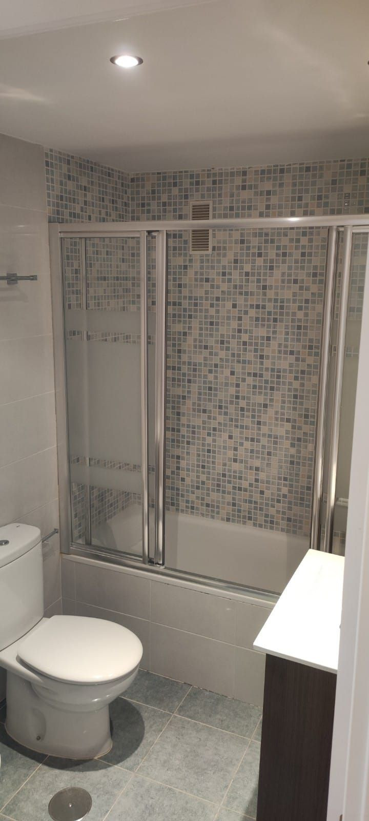 Se vende Apartamento Planta Media de 3 dormitorios en Costa Del Sol, Málaga, España