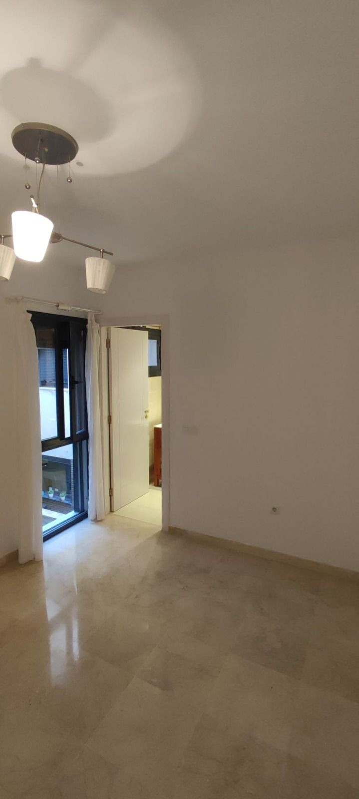 Se vende Apartamento Planta Media de 3 dormitorios en Costa Del Sol, Málaga, España
