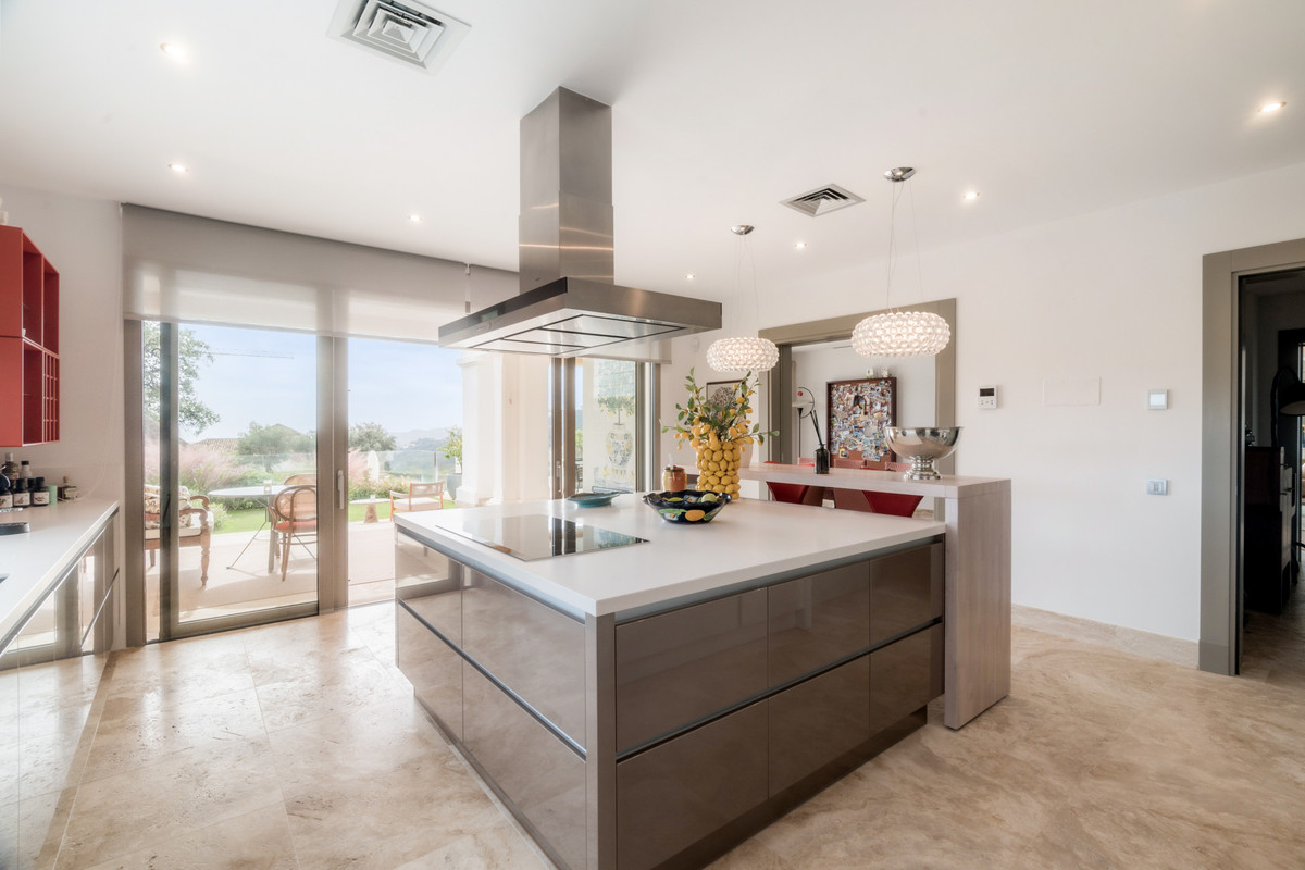 Se vende Villa - Chalet de 5 dormitorios en Costa Del Sol, Málaga, España