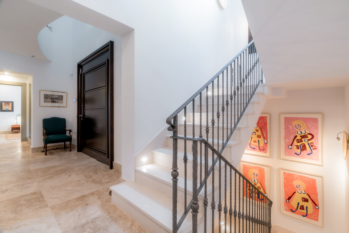 Se vende Villa - Chalet de 5 dormitorios en Costa Del Sol, Málaga, España
