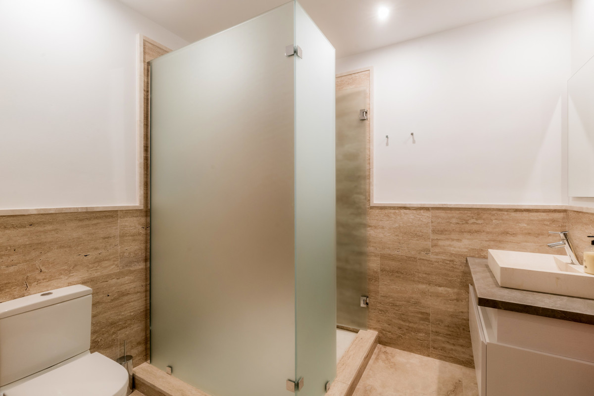 Se vende Villa - Chalet de 5 dormitorios en Costa Del Sol, Málaga, España
